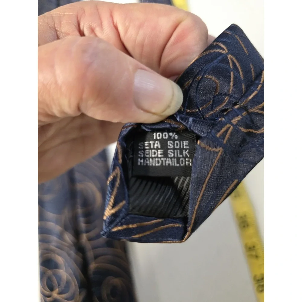 Barry Wang Mens Classic Abstract Gold Rose Blue Silk Necktie Designer Business